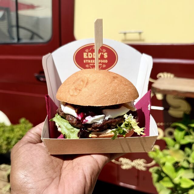Hamburguesa gourmet Lucia, para celíacos con ingredientes 100% sin gluten en Eddy's Street Food Guardamar