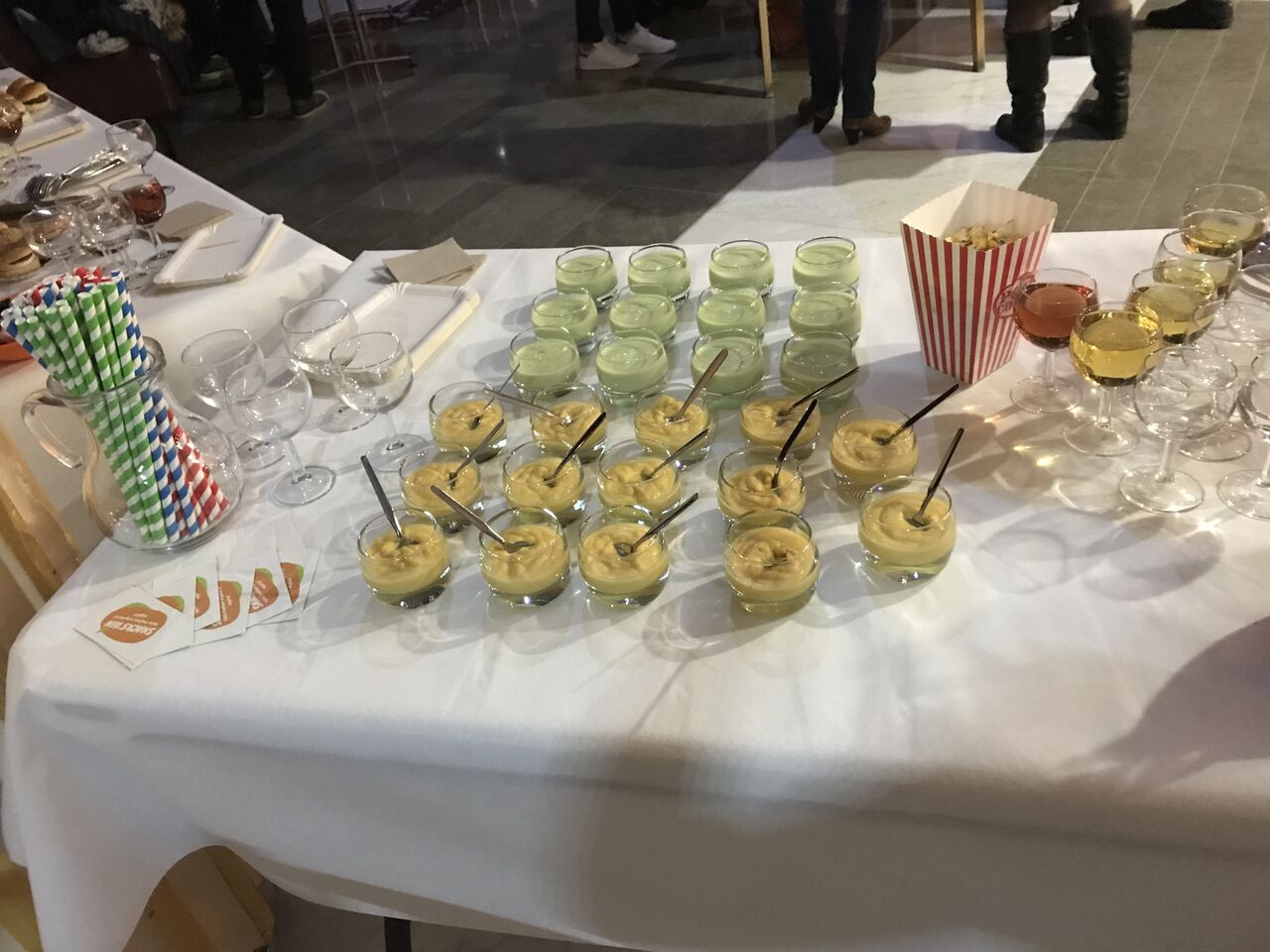 Milk-shake Avocat céleri et citron vert
et milk-shake de patate douce/chou-fleur/lait de coco et piment de Bresse