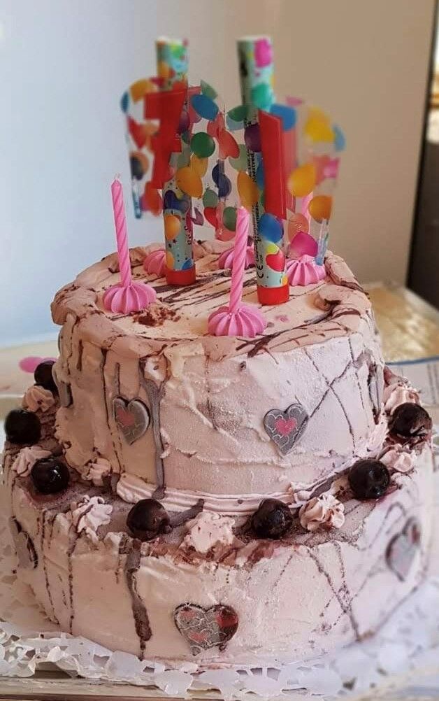 Unsere Bueno/Snikers Doppelstock Torte