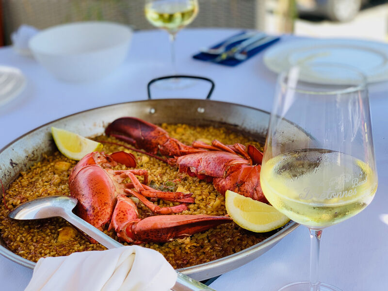 Paella con bogavante al estilo de la Bahia de Moraira