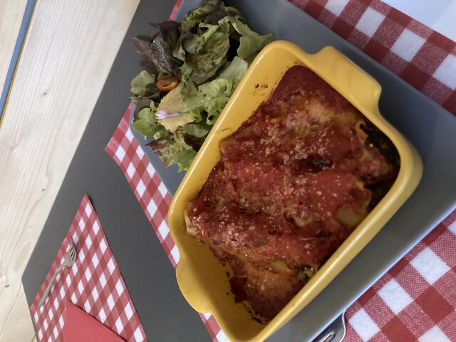 Cannellonis épinard ricotta et pignons de pin