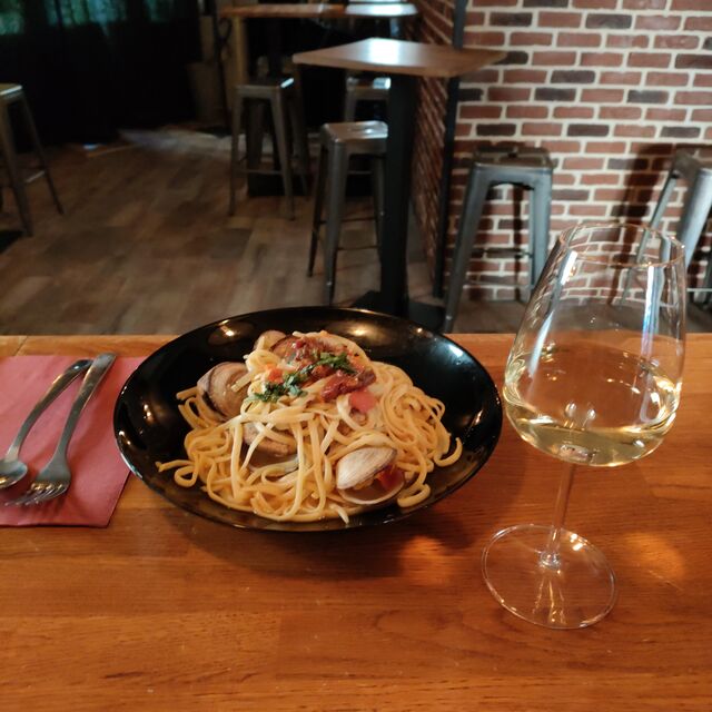 Linguine aux amandes de mer et son verre de Roussette Altesse domaine Ravier