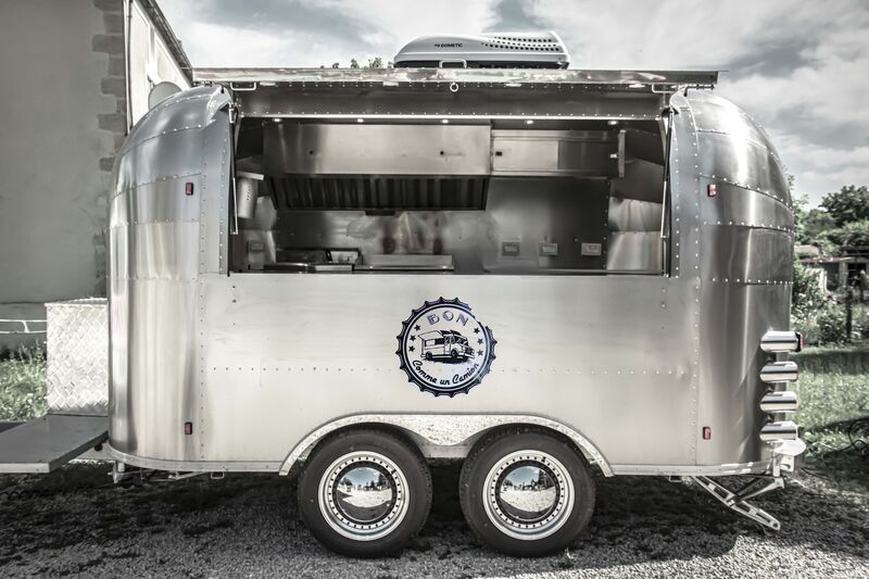 Food truck style Airstream pour donner du plus à vos évènements , mariages , anniversaire