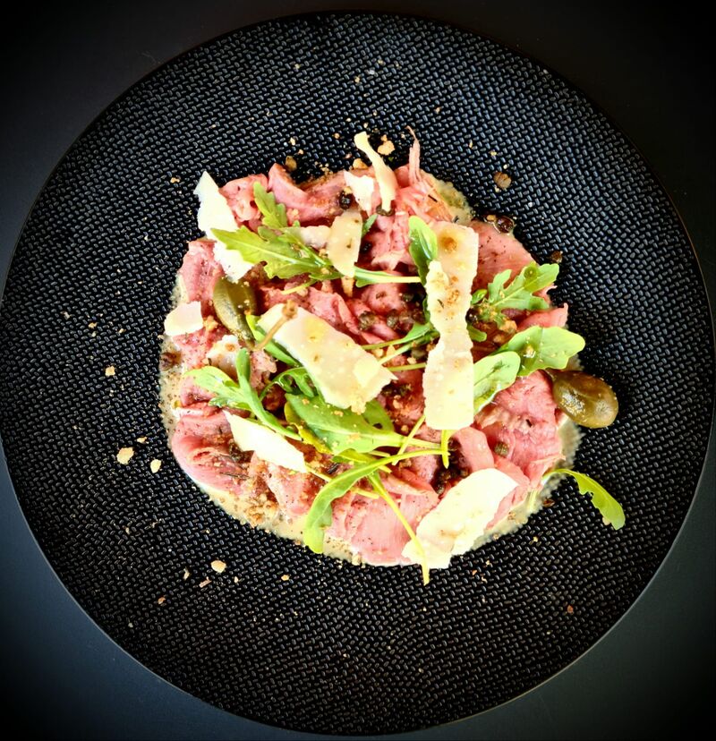 -VITELLO TONATO
Carpaccio de veau (Sauce composée de : anchois/câpres/parmesan)