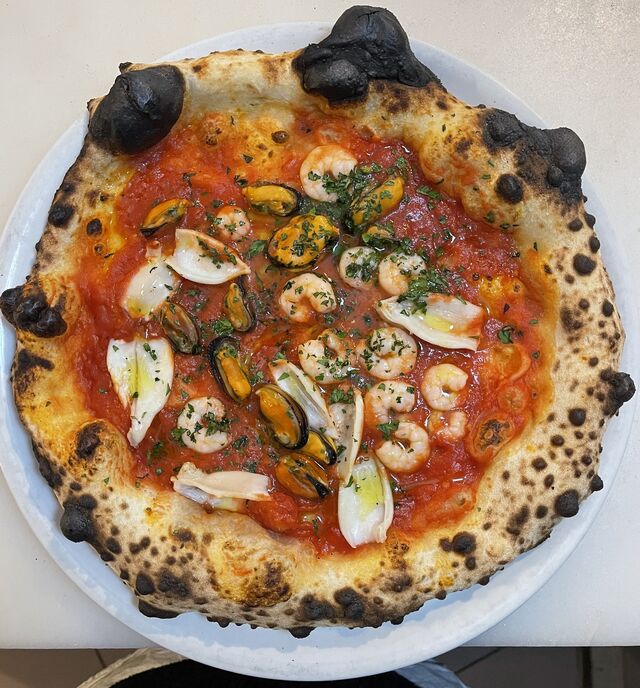 Pizza ai frutti di mare.