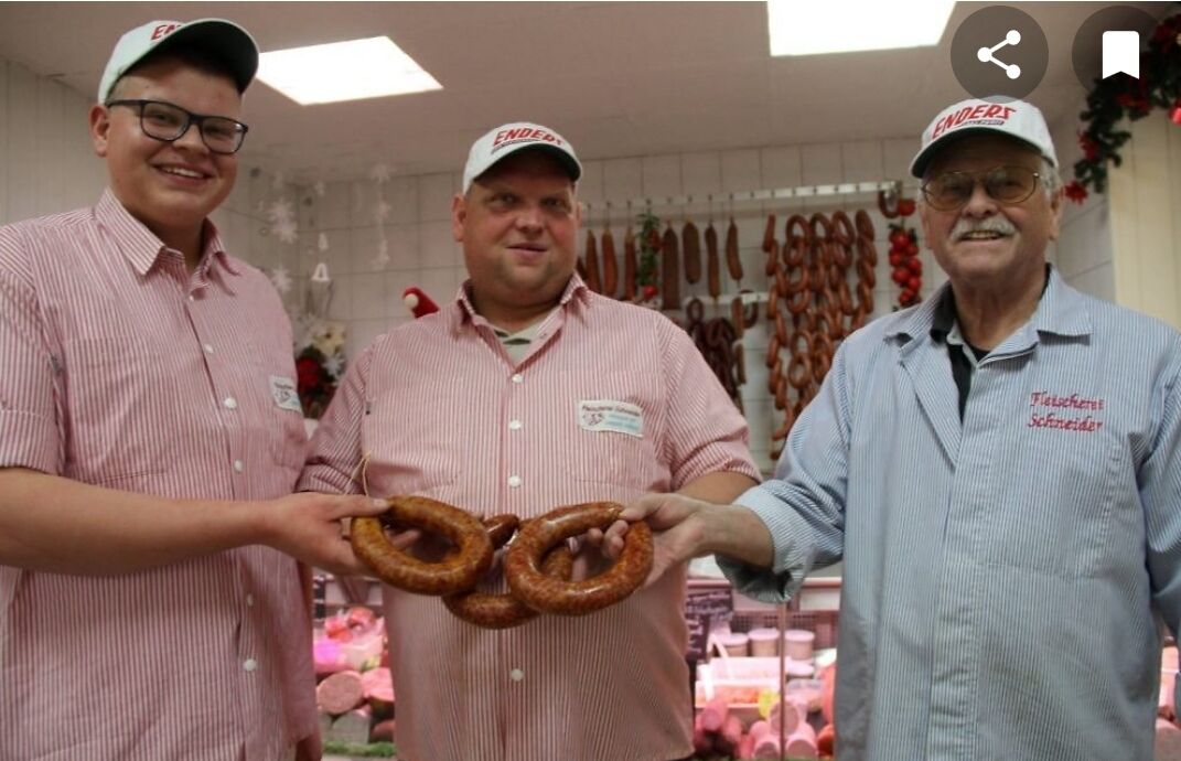 3 Generationen Hand in Hand