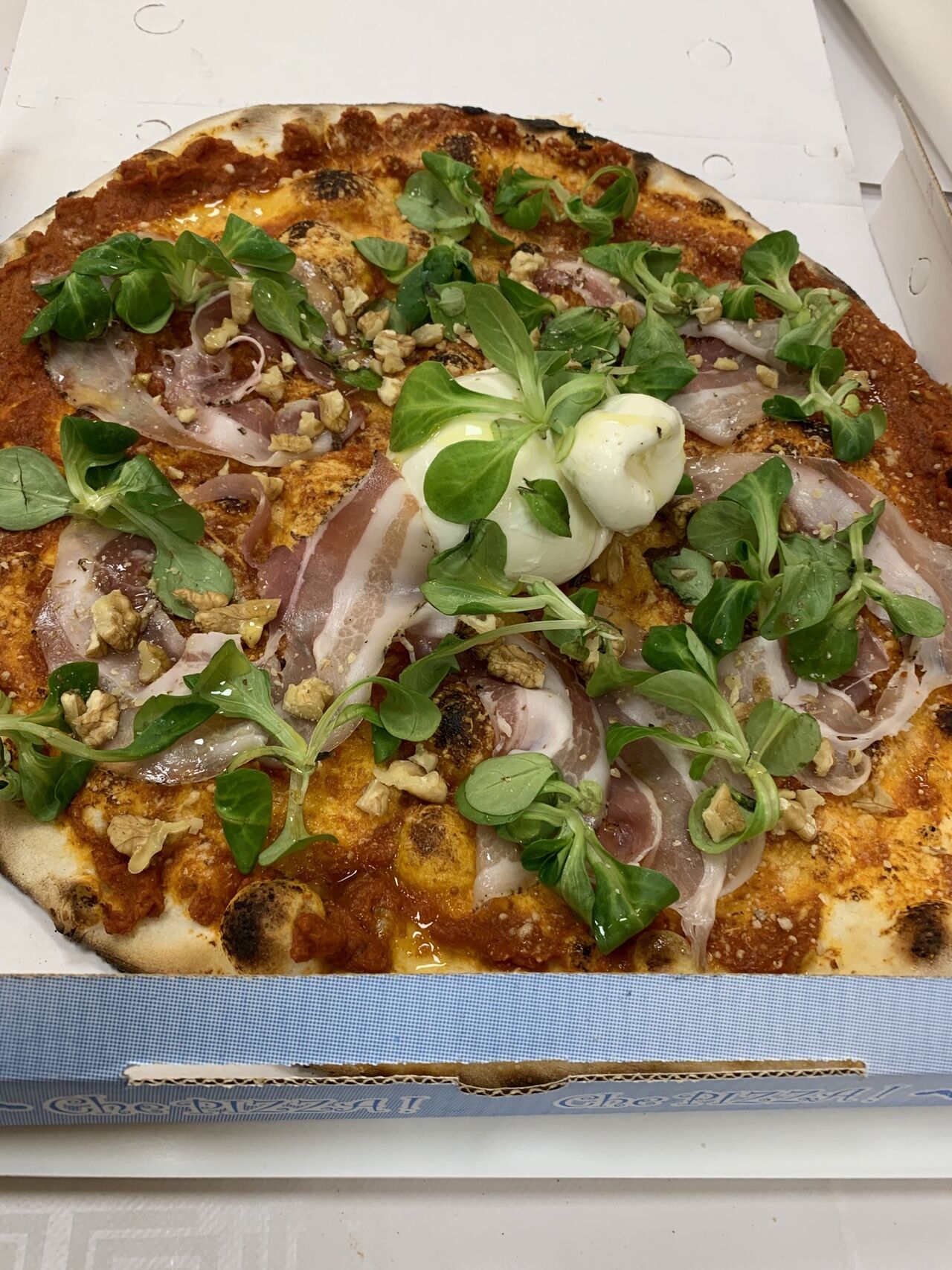 La burrata: crema di pomodoro sott’olio,burrata,coppata,valeriana,noci?