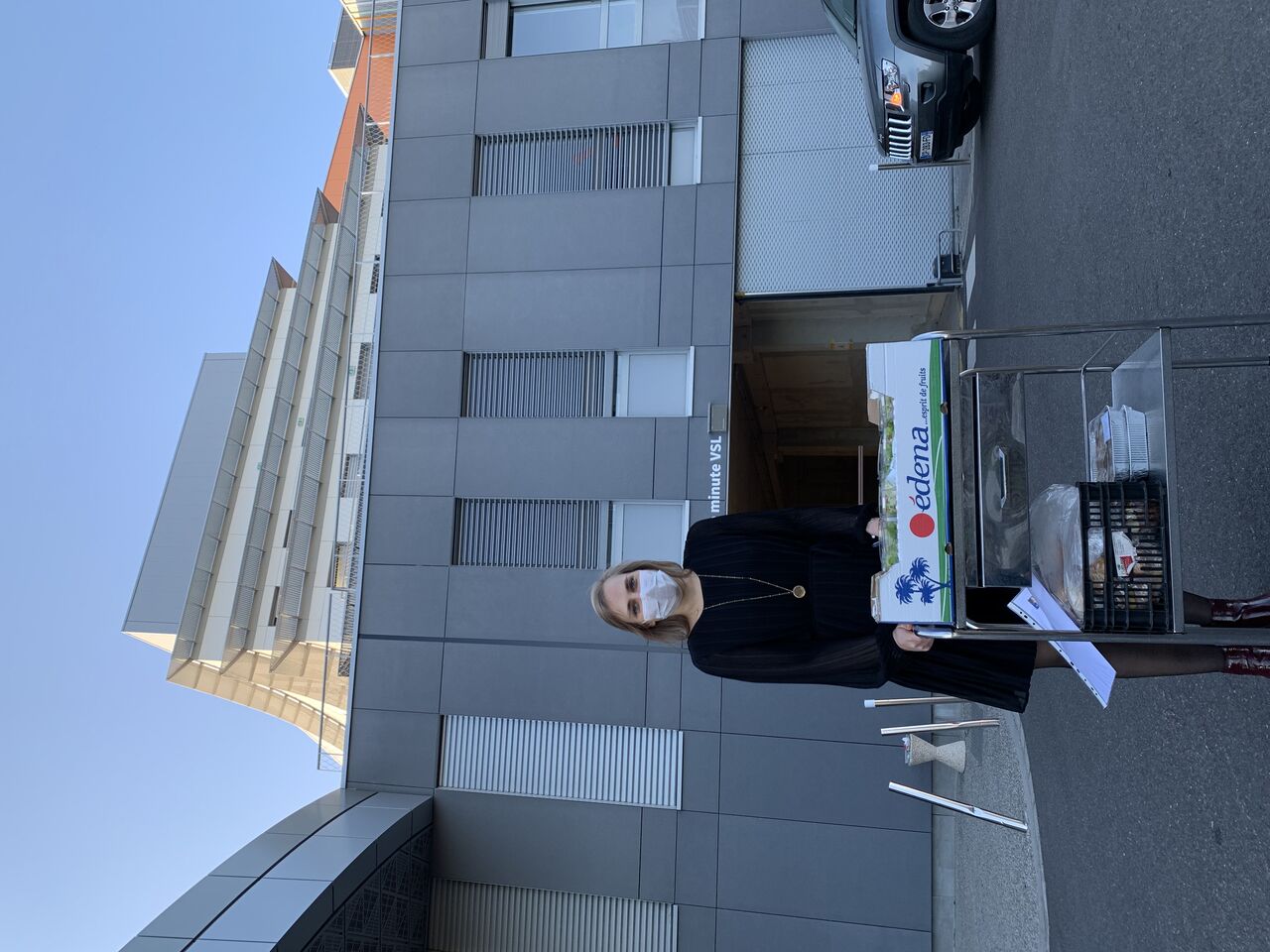 Donation de burger au service infirmière de l'hôpital Haute Pierre, département cancer.
Très belle expérience. 