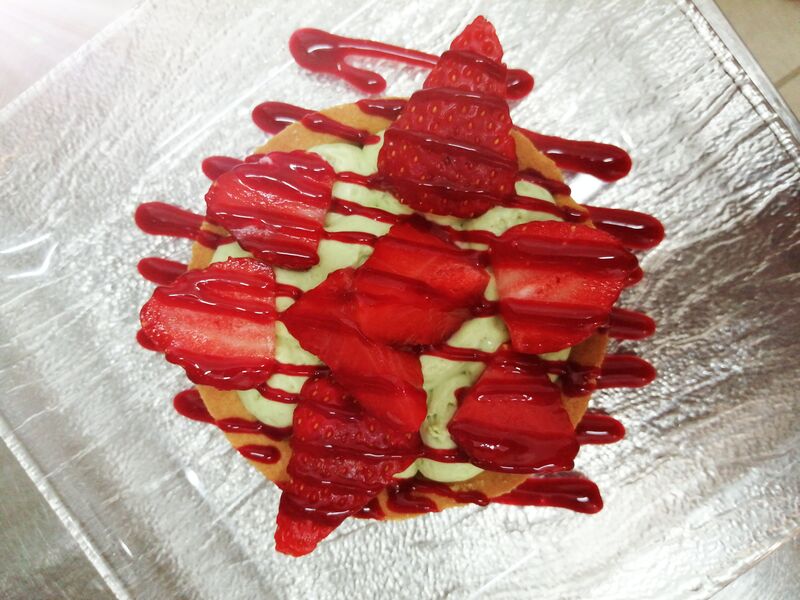 Tarte du Moment à la Fraise et Ganache Pistache