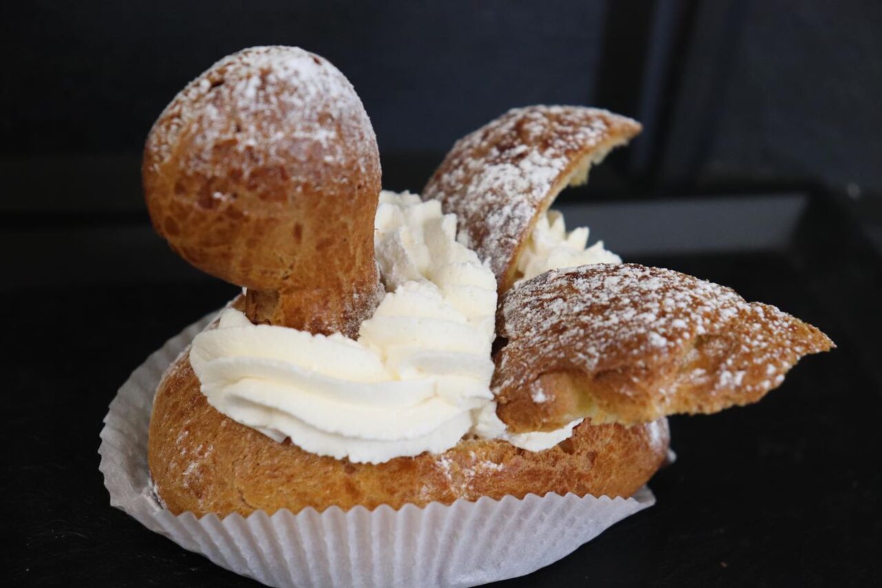 Le cygne (crème pâtissière légère et chantilly) 