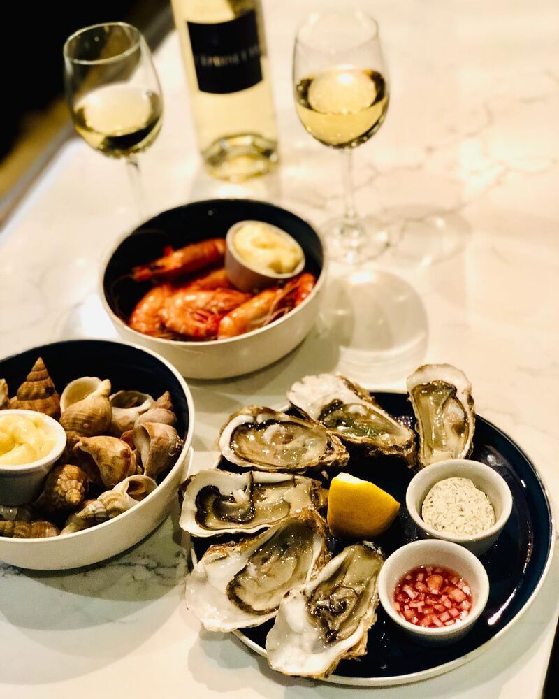 Nos Huîtres n°3 « Fines de Mer » de la baie de Granville, nos bulots IGP de Granville et nos Crevettes Roses de Madagascar bio