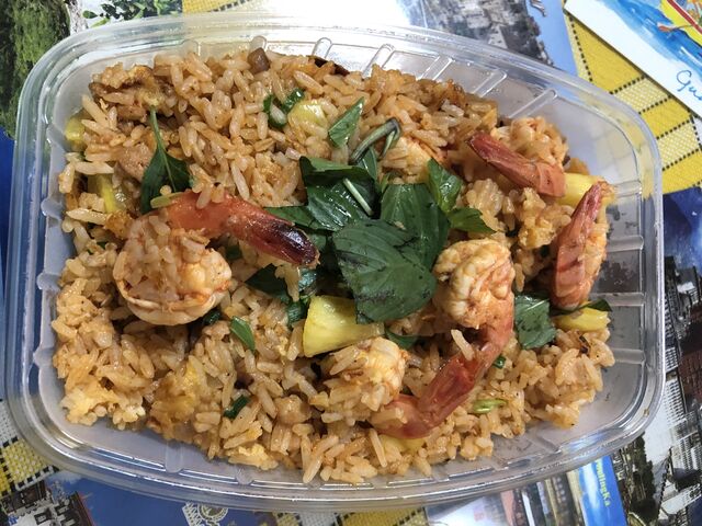 Riz sauté aux crevettes ananas Thaï 10 €/portion 