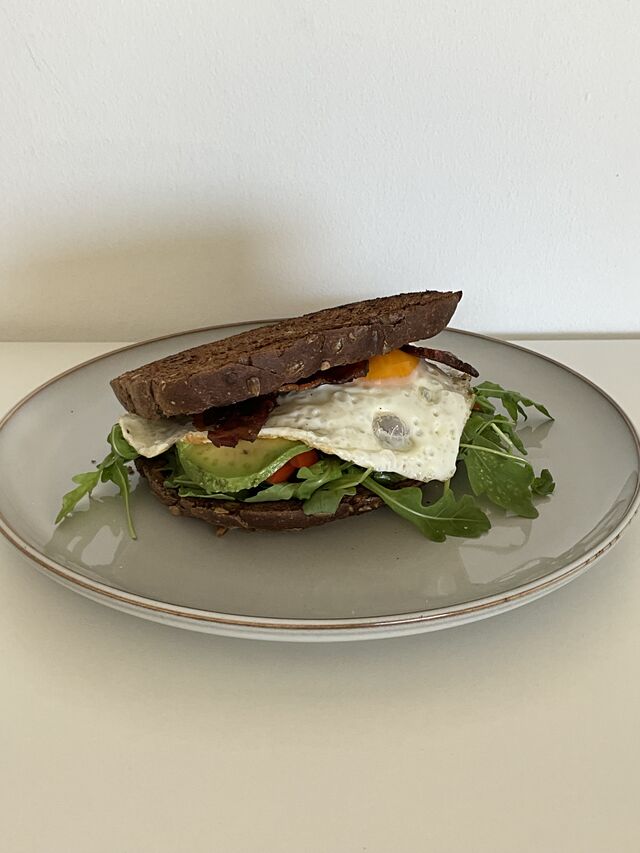 Sandwich con pan centeno