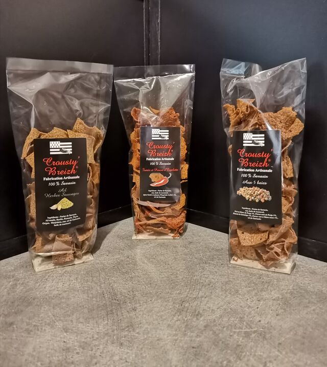 Chips de sarrasin différents parfums=piment d'Espelette, ail et herbes sauvages, aux baies (différents poivres) 100g=4€ 