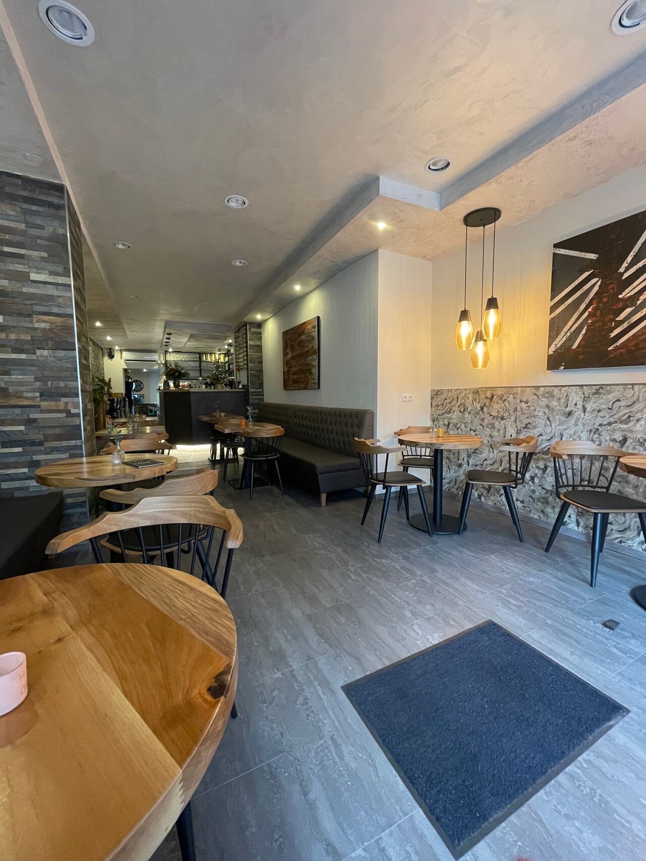 Unsere entspannte Atmosphäre lässt Sie aus dem stressigen Alltag entfliehen.