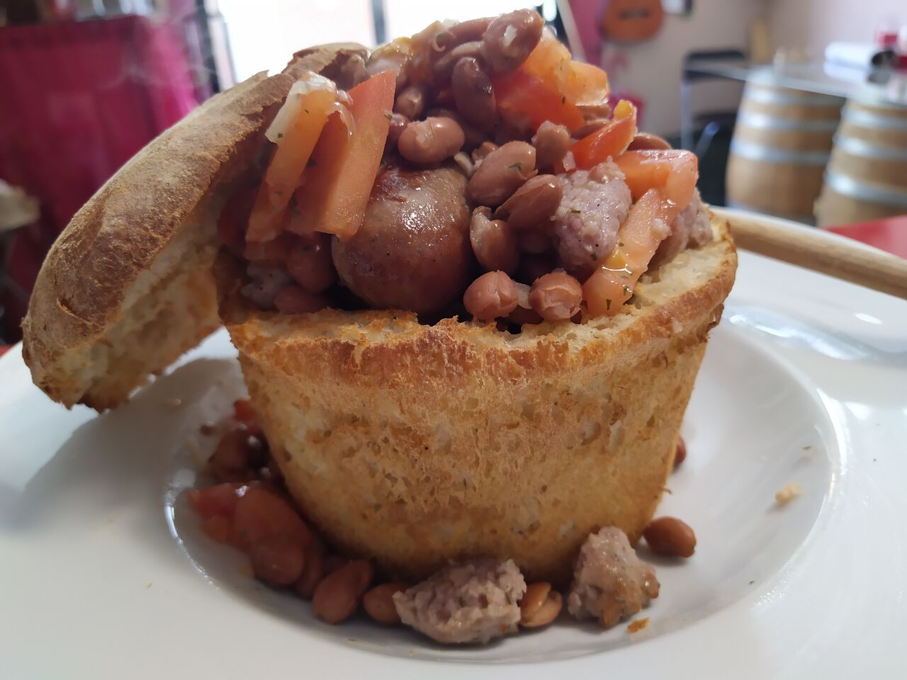 La zuppa de Nonna, fagioli e salsicce artigianale.La prepariamo al momento nel forno...come una volta 