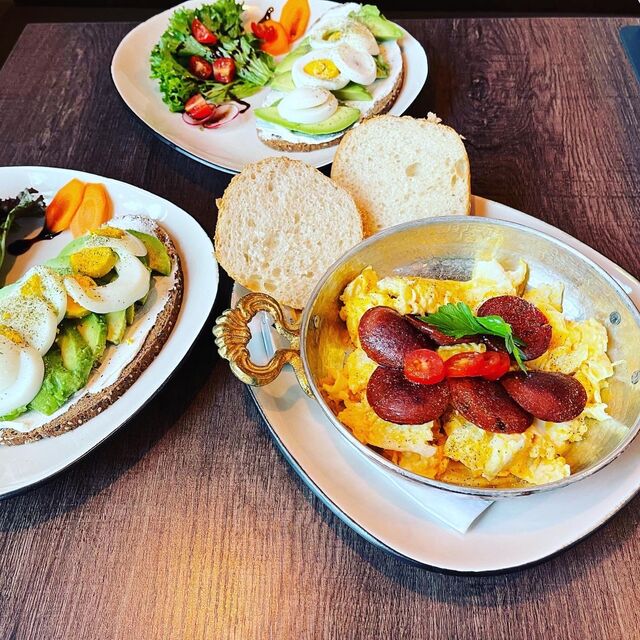 Rührei mit Sucuk
Migo Avocado 