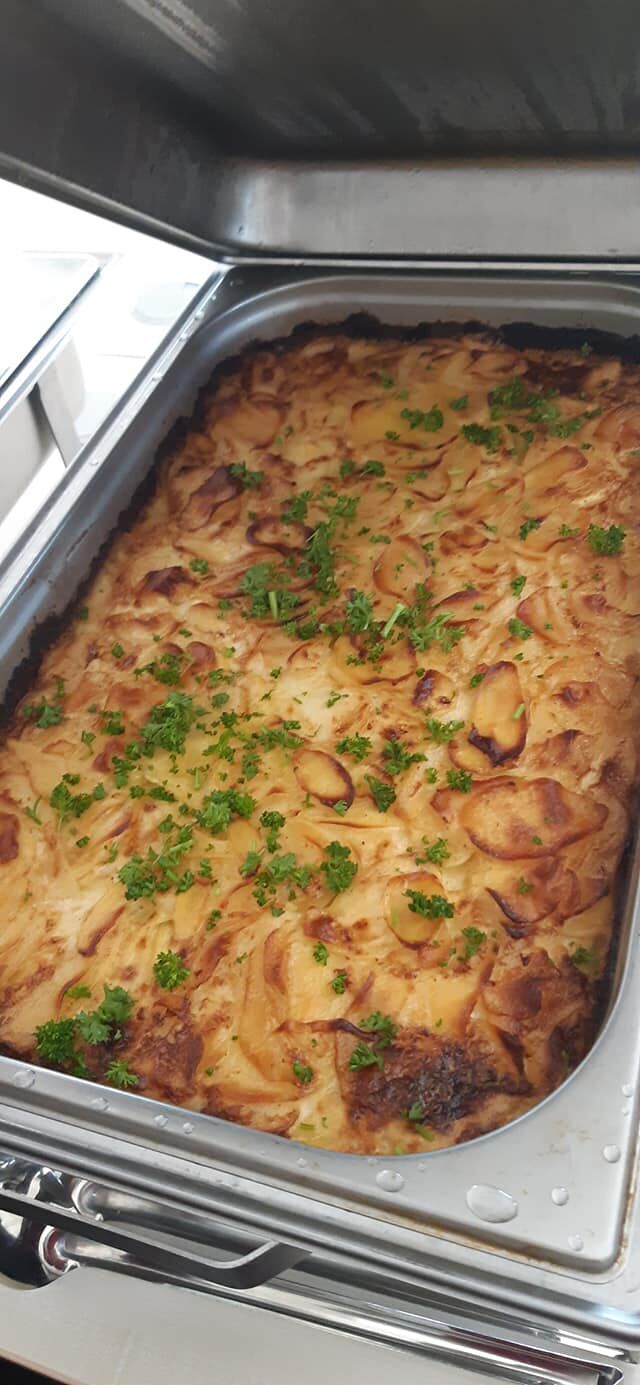 Kartoffelgratin!! Auf keiner Veranstaltung darf dieser Klassiker fehlen :)