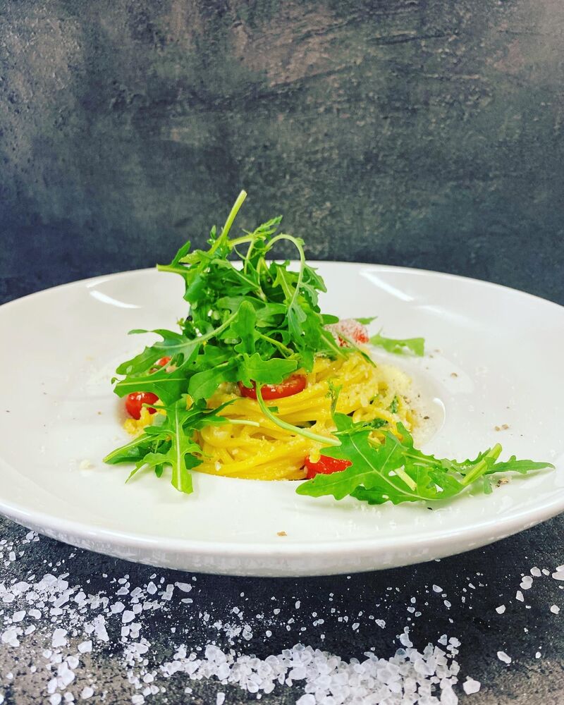 Makaron z pomidorami i czosnkiem 