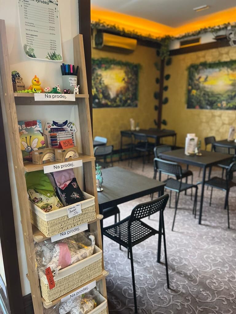 Nabídka suvenýrů k prodeji