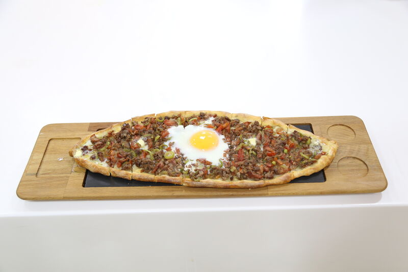 Açık kuşbaşılı pide