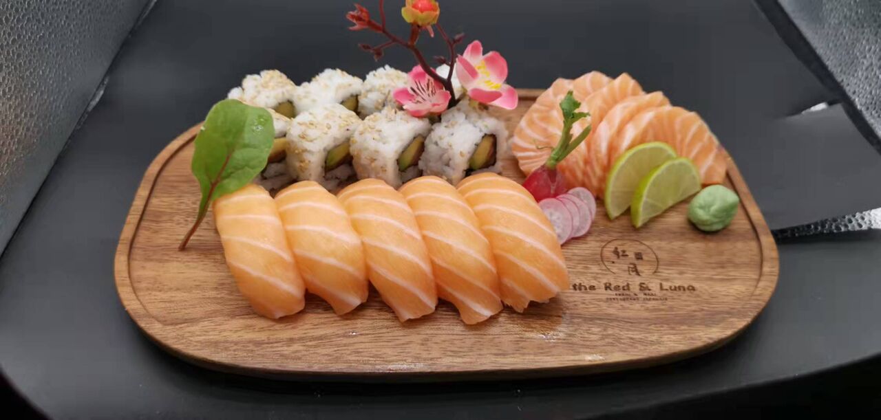 menu luna salmon B