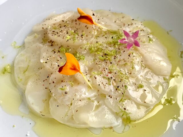 Carpaccio de saint Jacques au combava