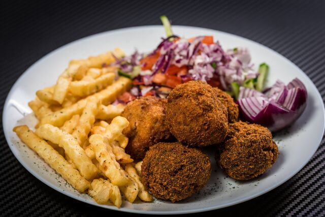 Fetás vagy édesburgonyás marha húsgolyók körettel akár menüben is