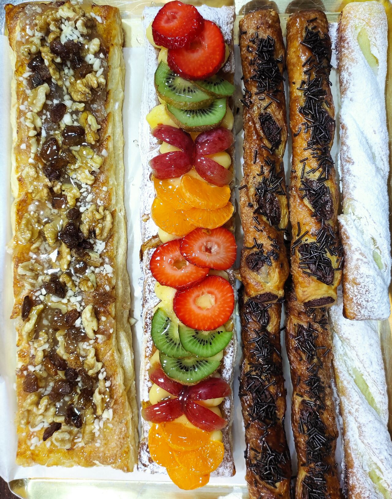 Banda de nueces,pasas y almendras..