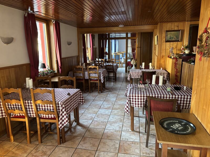 Salle rouge - Charme & authenticité