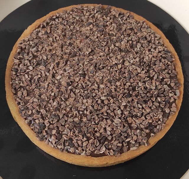 Tarte Praliné Noisettes, Chocolat et Grué de Cacao