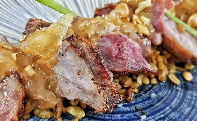 Pluma Ibérica de Bellota, Cacahuete Salado. Trigo con Trigo