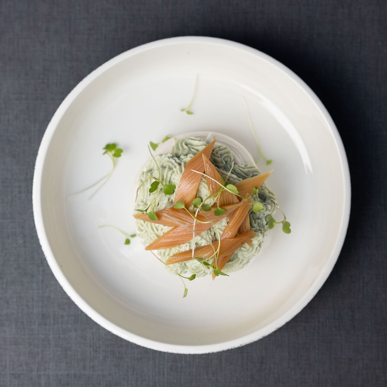 Pavlova à la rhubarbe