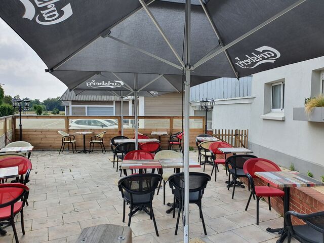 Durant les beaux jours, venez profiter de notre terrasse ensoleillé 😎😎