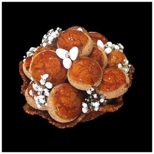 Corbeille en nougatine, Choux avec craquelin Crème pâtissière à la vanille, caramel