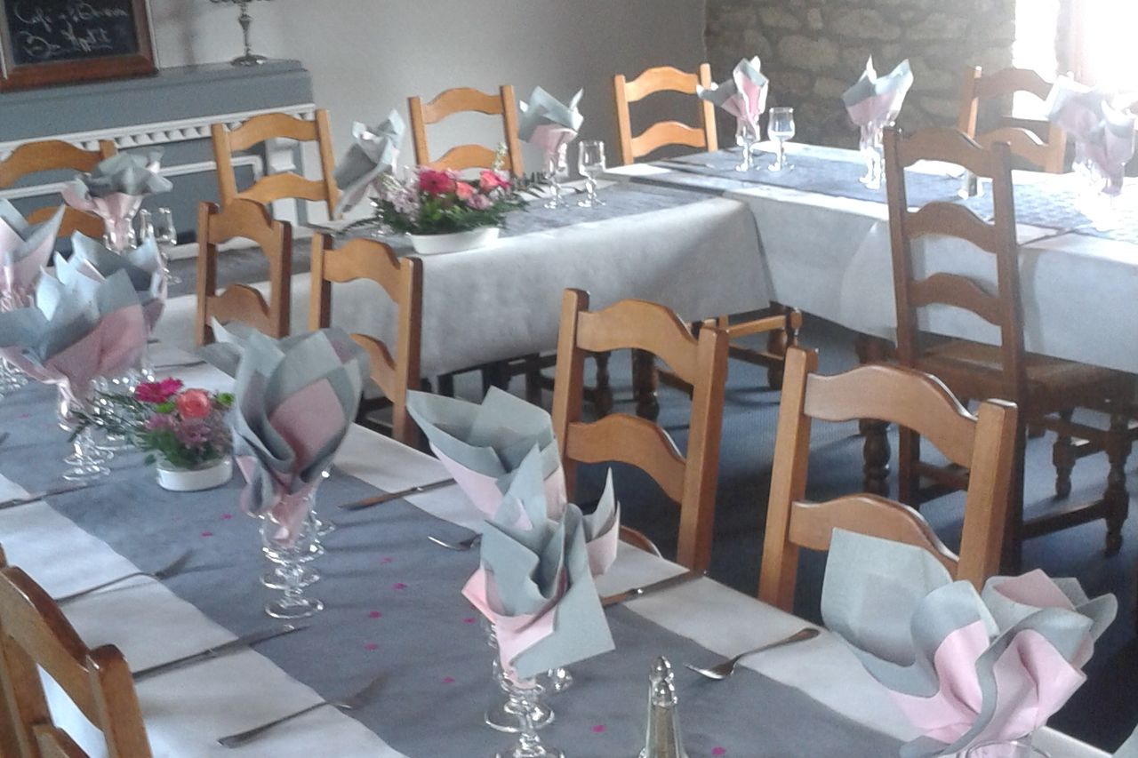 le soir sur réservation pour des banquets, mariages, repas de famille...