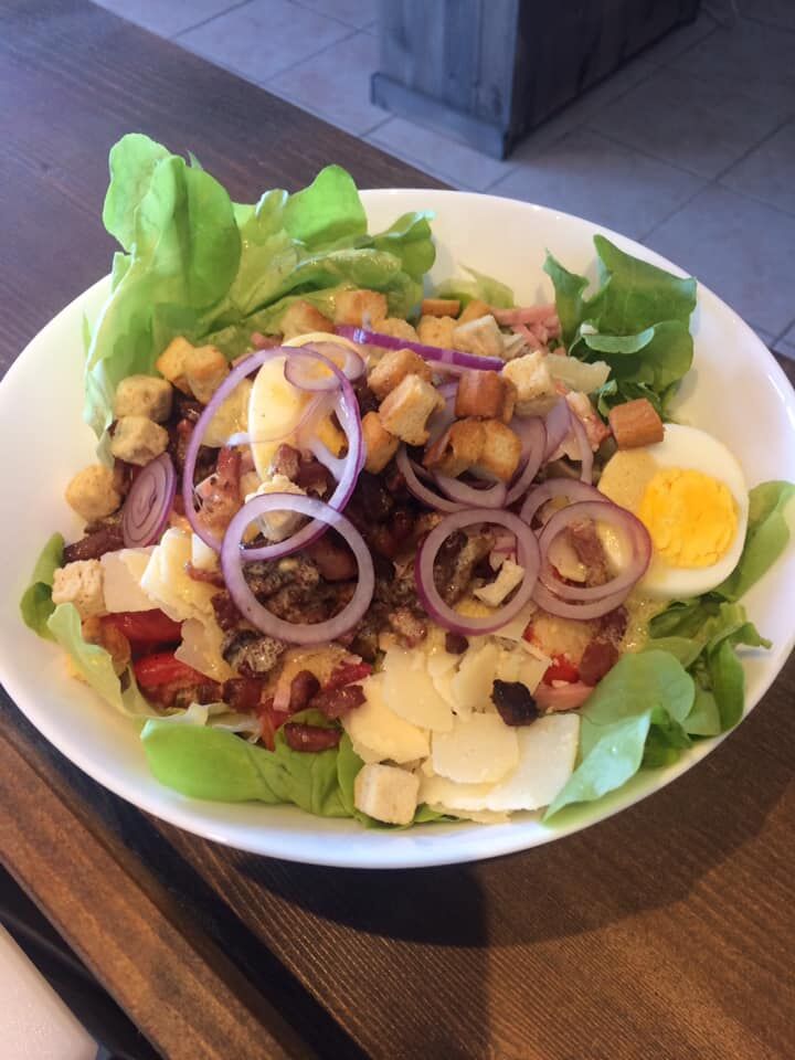 Salade maxi composée par le client lui même. Vous choisissez, nous vous servons.