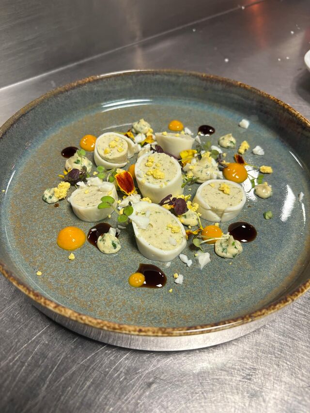 Oeuf mimosa farci à la volaille 