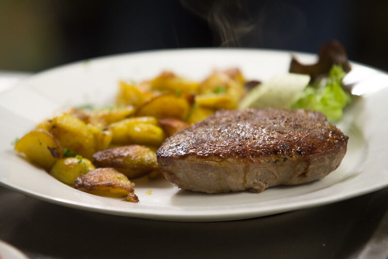 Steak mit Bratkartoffeln