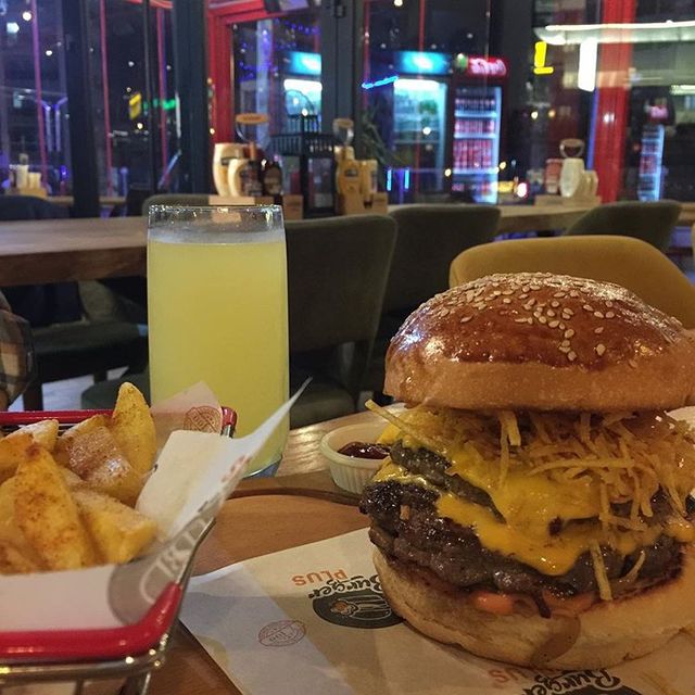 Burger Üstü Burger Deneyimi
