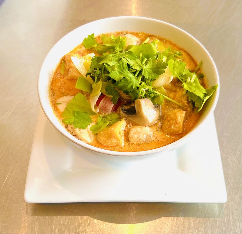 Zitronengrassuppe mit Tofu & Gemüse