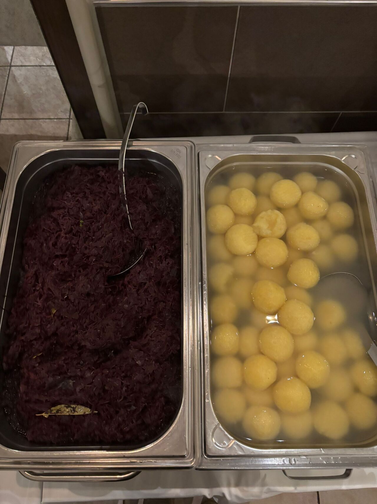 Rotkohl und Kartoffelklöße