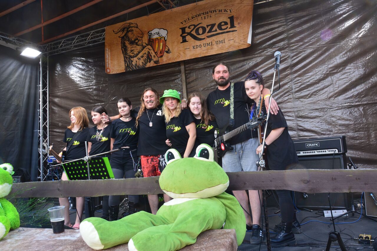 IV.ROCK FEST ŽÁBY Z GARÁŽE
https://youtu.be/Lmw1jwaYMt0