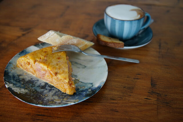 Tortilla de patata con jamón york y queso