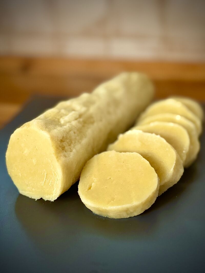 Bramborový knedlík / 900g / 78,- Kč / 450g / 46,-Kč