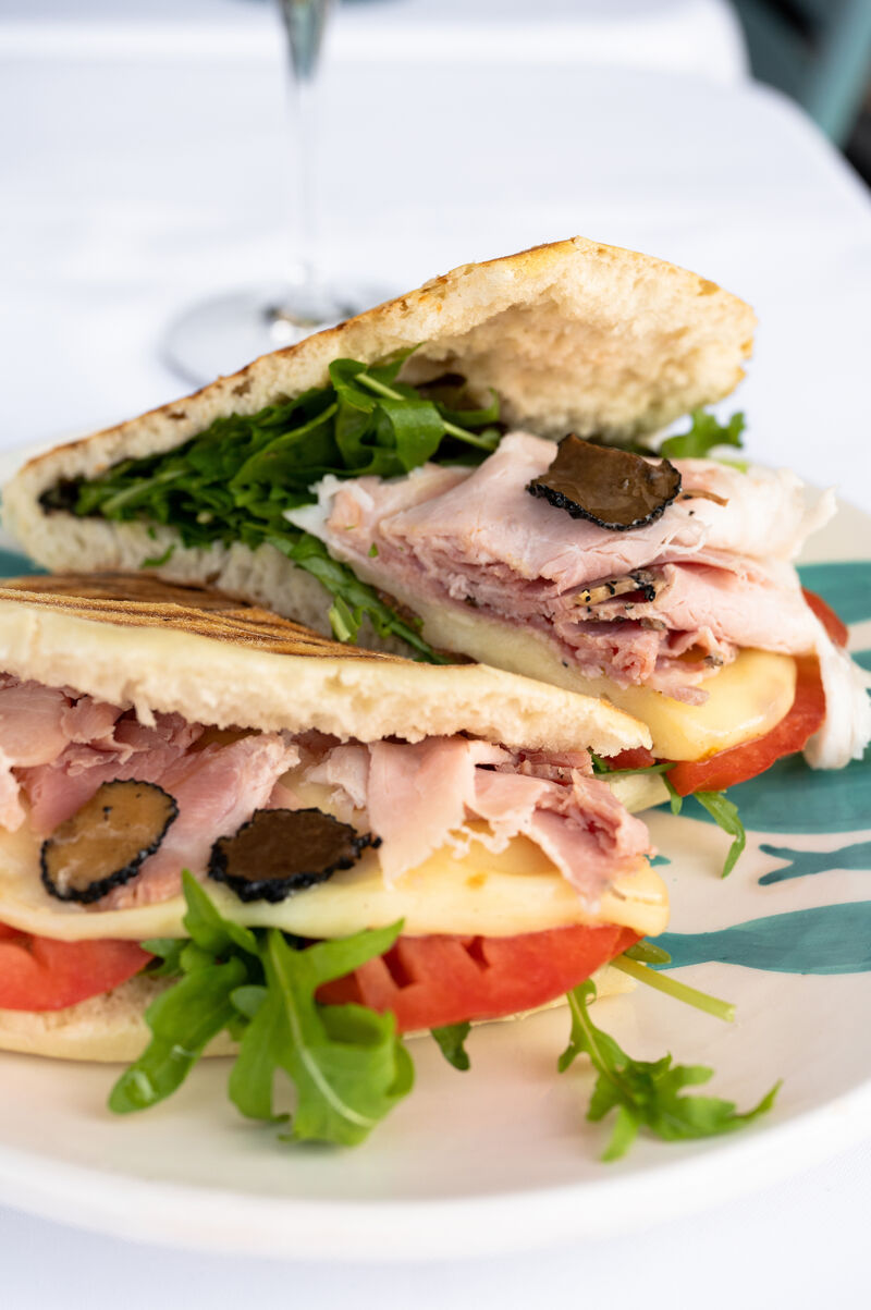 Notre inégalable FRESH Panino. Un succès fou pour notre panino au Jambon cuit à la truffe d'Italie
