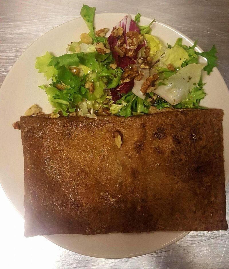 Galette Roquefort, Noix et salade