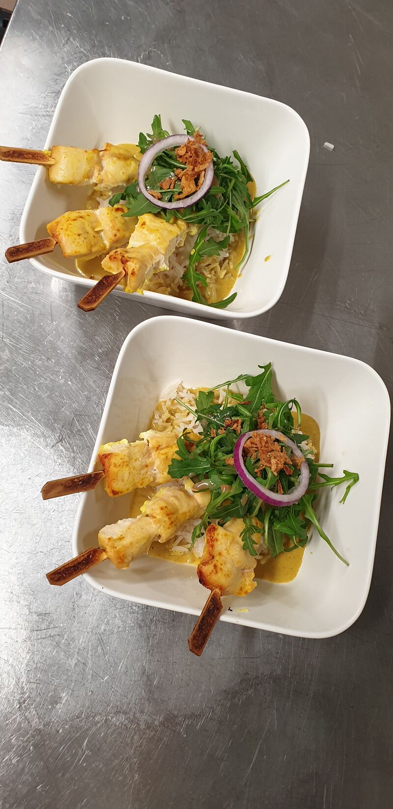 Les brochettes de poulet marinées au Satay