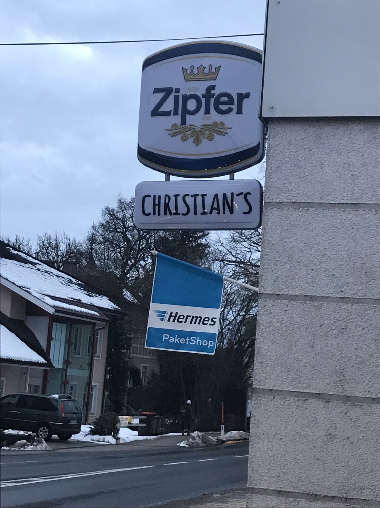 In Cooperation mit Hermes
Paketabgabe Mo. bis Fr.
von 9:00 bis 22:00 Uhr