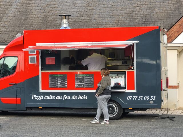 camion pizza stef o pizz a Saint-Hilaire-la-Gravelle